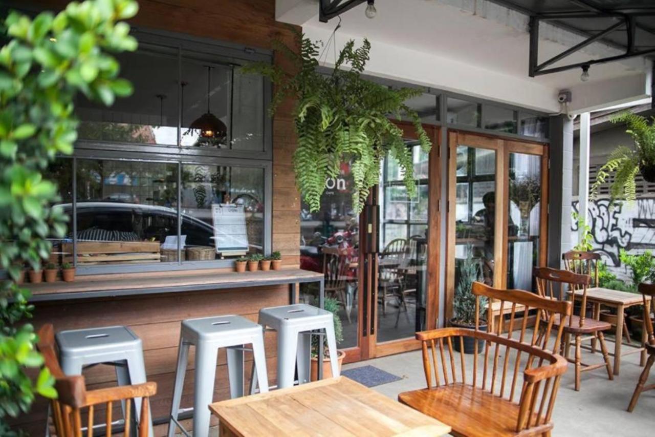 Oon Poshtel X Cafe Vandrerhjem Chiang Mai Eksteriør bilde