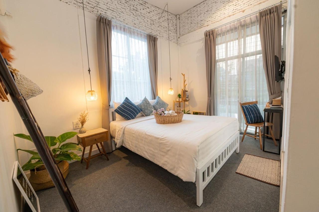 Oon Poshtel X Cafe Vandrerhjem Chiang Mai Eksteriør bilde