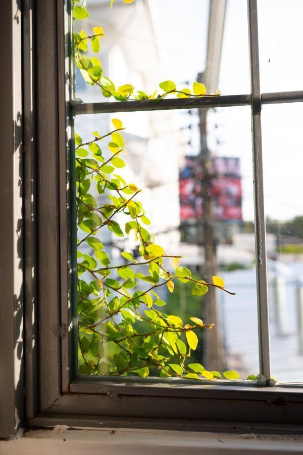 Oon Poshtel X Cafe Vandrerhjem Chiang Mai Eksteriør bilde