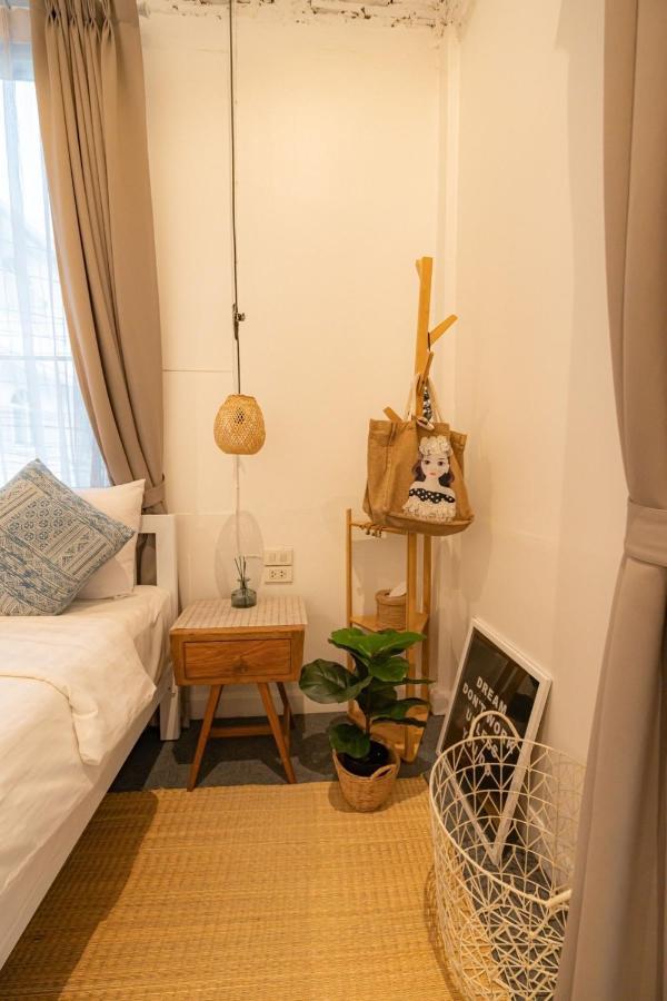 Oon Poshtel X Cafe Vandrerhjem Chiang Mai Eksteriør bilde